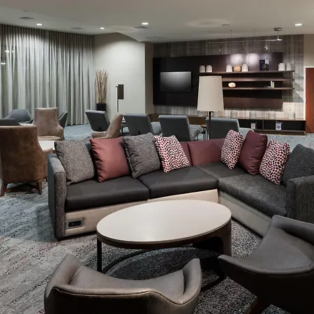 Courtyard By Marriott Miami At Dolphin Mall-3
